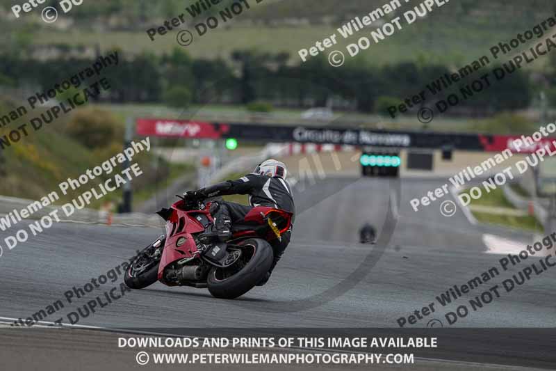 cadwell no limits trackday;cadwell park;cadwell park photographs;cadwell trackday photographs;enduro digital images;event digital images;eventdigitalimages;navarra;no limits trackdays;peter wileman photography;racing digital images;trackday digital images;trackday photos